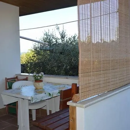 La Casa Del Carrubo B *